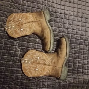 Ariat brown round toes